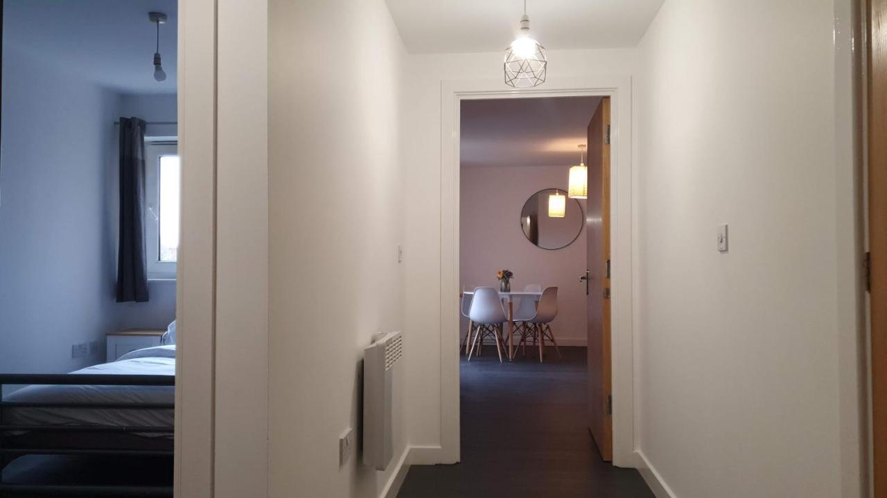 Spacious London Apartment 5 Min Walk To Leytonstone Underground Station And 5 Stops To Zone 1 Exteriör bild